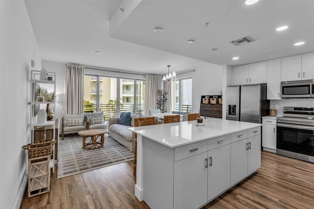 1703 N TAMIAMI TRAIL 211, Sarasota, FL 34234