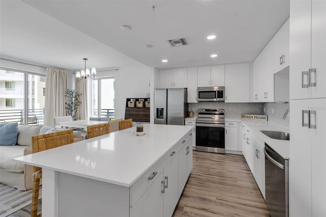 1703 N TAMIAMI TRAIL 211, Sarasota, FL 34234