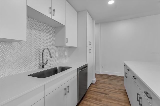 1703 N TAMIAMI TRAIL 211, Sarasota, FL 34234