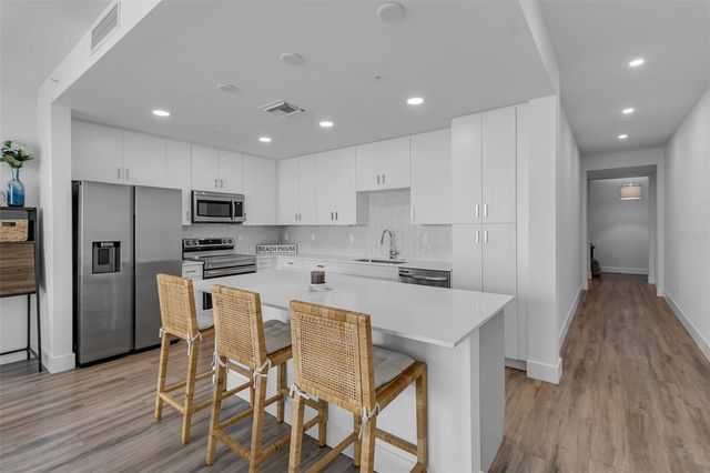 1703 N TAMIAMI TRAIL 211, Sarasota, FL 34234