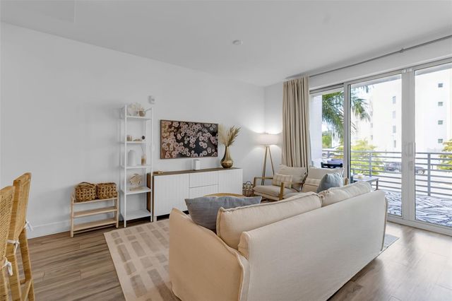 1703 N TAMIAMI TRAIL 211, Sarasota, FL 34234