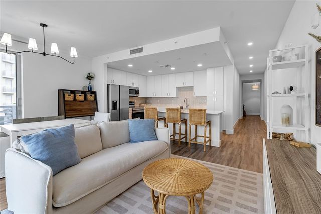 1703 N TAMIAMI TRAIL 211, Sarasota, FL 34234