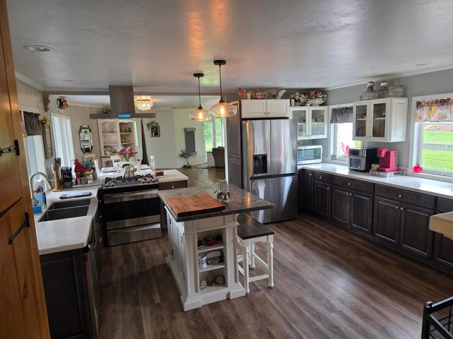 4340 State Hwy 38, Drain, OR 97435