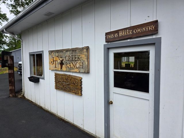 4340 State Hwy 38, Drain, OR 97435