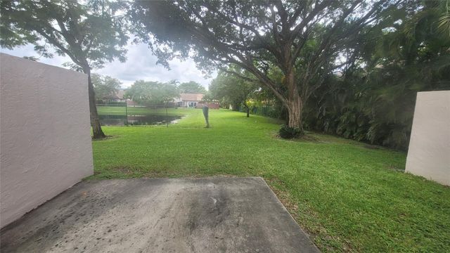 3131 NW 85th Ave, Sunrise, FL 33351