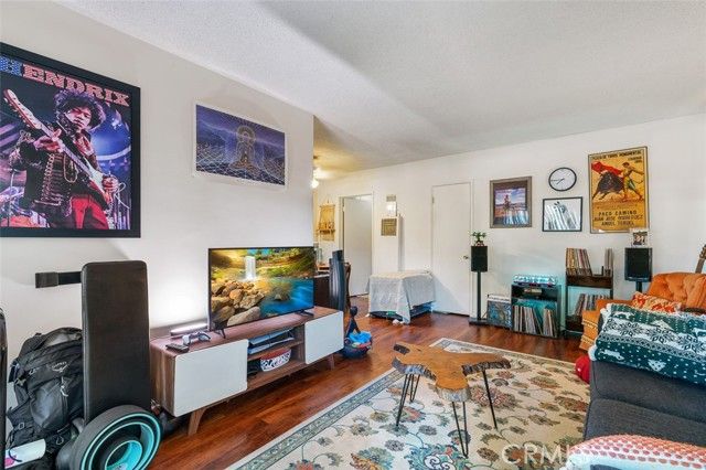 112 N Mar Vista Avenue, Pasadena, CA 91106