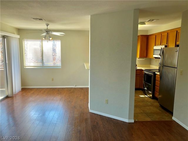 6863 Tamarus Street 201, Las Vegas, NV 89119