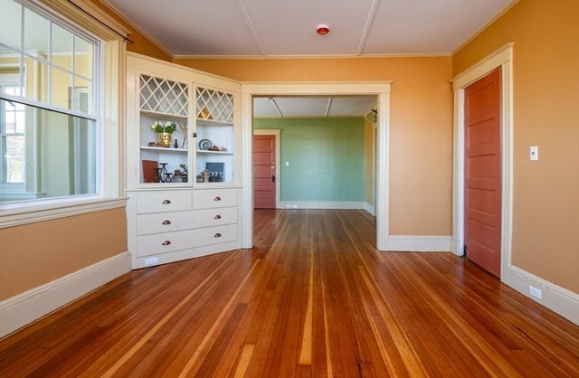 434 Essex Street 2R, Salem, MA 01970