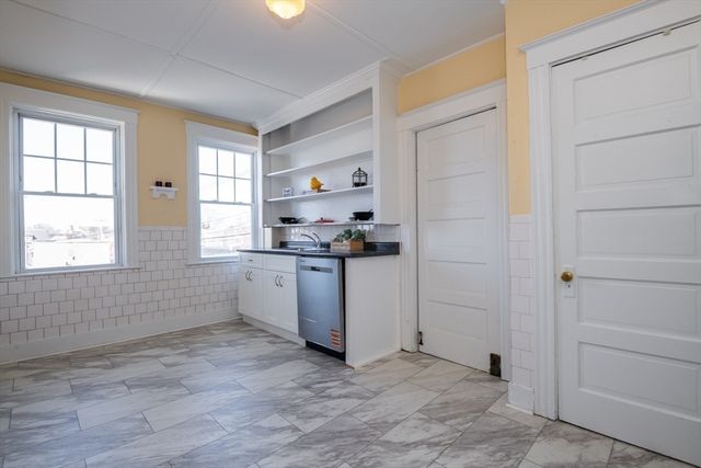 434 Essex Street 2R, Salem, MA 01970