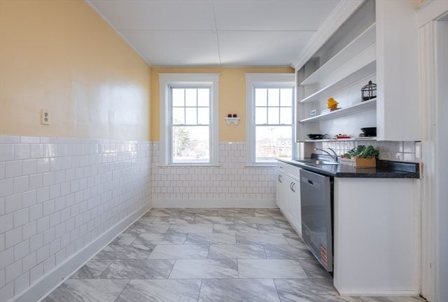 434 Essex Street 2R, Salem, MA 01970