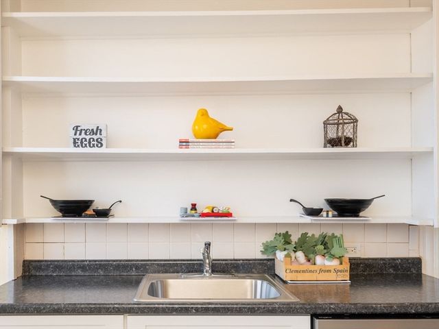 434 Essex Street 2R, Salem, MA 01970