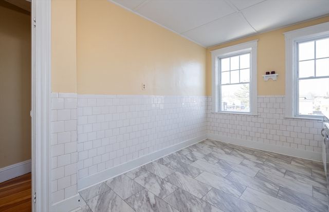 434 Essex Street 2R, Salem, MA 01970