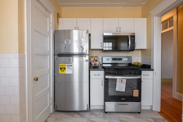 434 Essex Street 2R, Salem, MA 01970