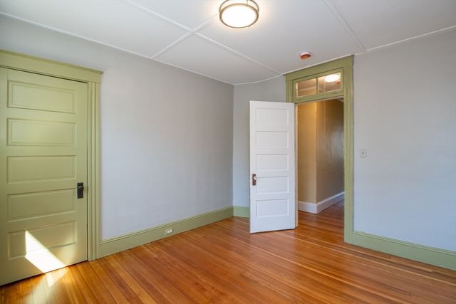 434 Essex Street 2R, Salem, MA 01970