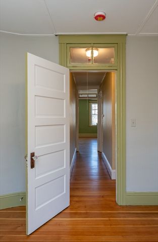 434 Essex Street 2R, Salem, MA 01970