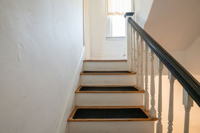 434 Essex Street 2R, Salem, MA 01970