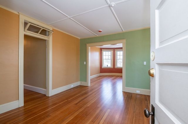 434 Essex Street 2R, Salem, MA 01970