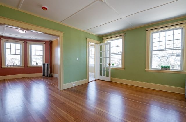 434 Essex Street 2R, Salem, MA 01970