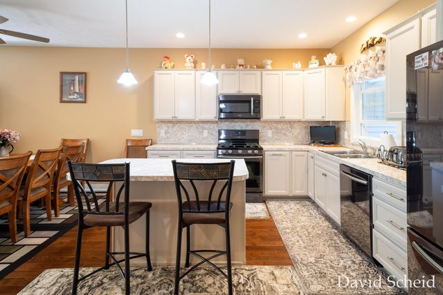 8107 Byron Creek Drive SW, Byron Center, MI 49315