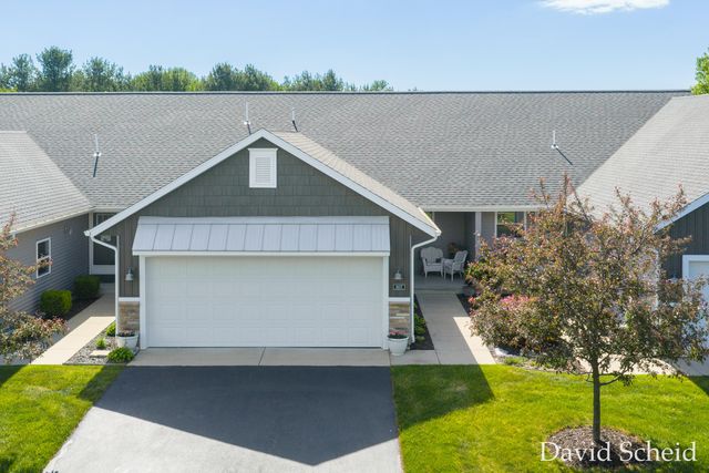 8107 Byron Creek Drive SW, Byron Center, MI 49315