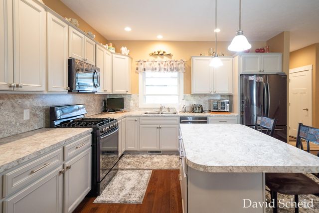 8107 Byron Creek Drive SW, Byron Center, MI 49315