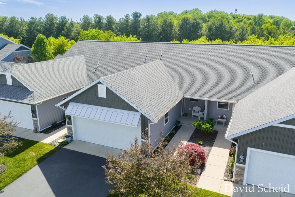 8107 Byron Creek Drive SW, Byron Center, MI 49315