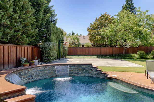 9290 Eagle Springs Pl, Roseville, CA 95747