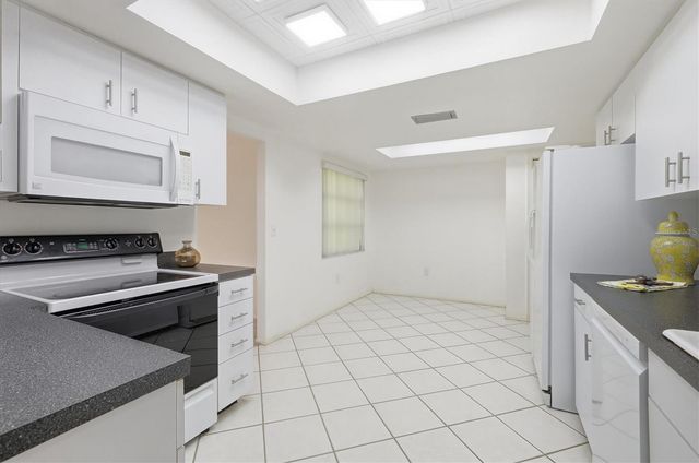 6811 10TH AVENUE W, Bradenton, FL 34209