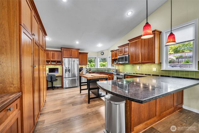 400 Park Place, Everett, WA 98203