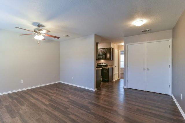 820 Southeast Parkway, Azle, TX 76020
