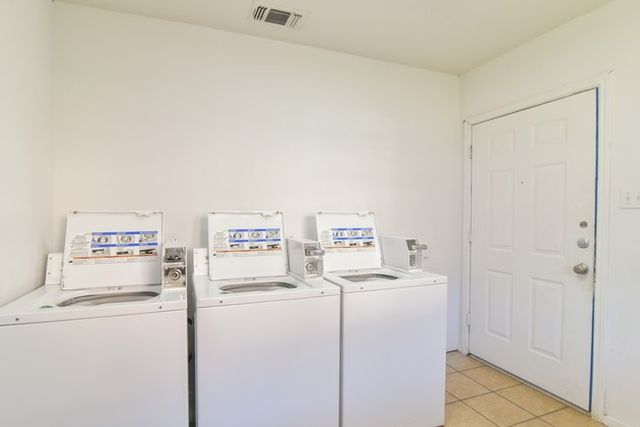 820 Southeast Parkway, Azle, TX 76020