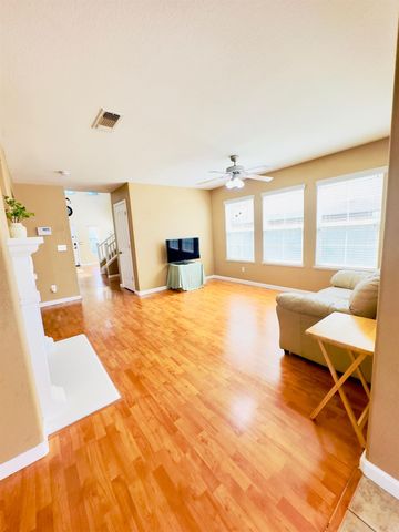 323 Autumn Rain Dr, Lathrop, CA 95330