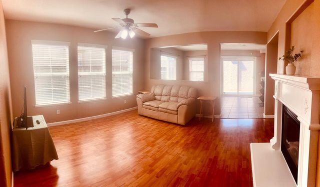 323 Autumn Rain Dr, Lathrop, CA 95330