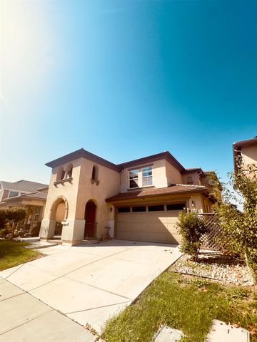 323 Autumn Rain Dr, Lathrop, CA 95330