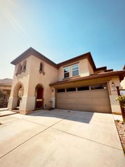 323 Autumn Rain Dr, Lathrop, CA 95330