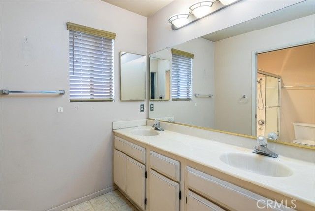 13203 Vanowen Street 8, North Hollywood (los Angeles), CA 91605