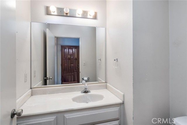 13203 Vanowen Street 8, North Hollywood (los Angeles), CA 91605