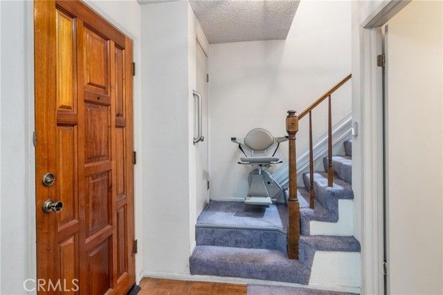 13203 Vanowen Street 8, North Hollywood (los Angeles), CA 91605