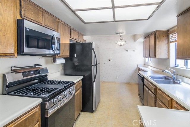 13203 Vanowen Street 8, North Hollywood (los Angeles), CA 91605