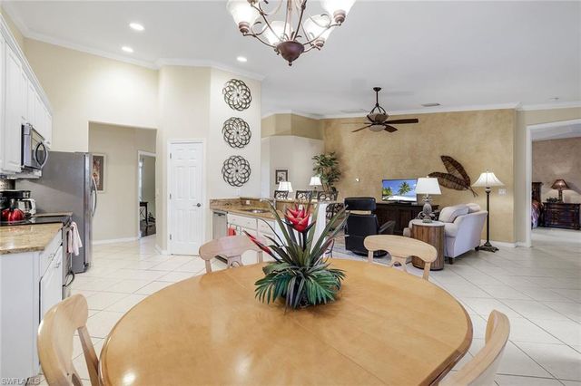 3815 Recreation LN, Naples, FL 34116