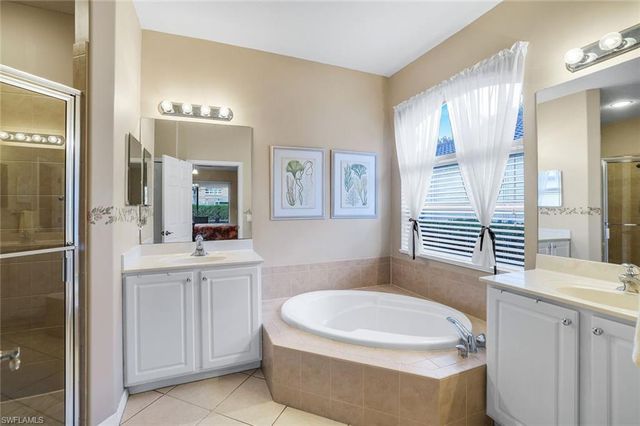 3815 Recreation LN, Naples, FL 34116