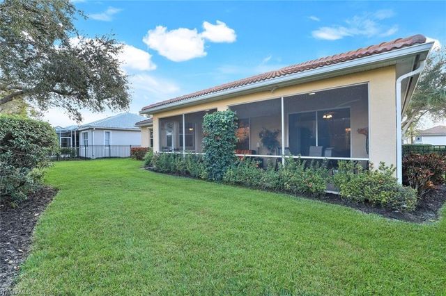 3815 Recreation LN, Naples, FL 34116