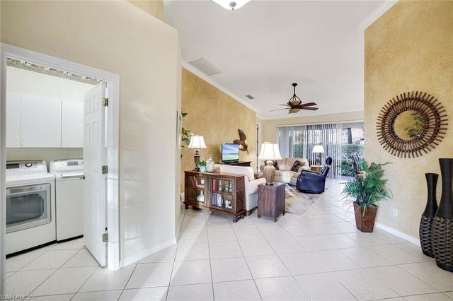 3815 Recreation LN, Naples, FL 34116