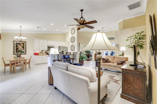 3815 Recreation LN, Naples, FL 34116