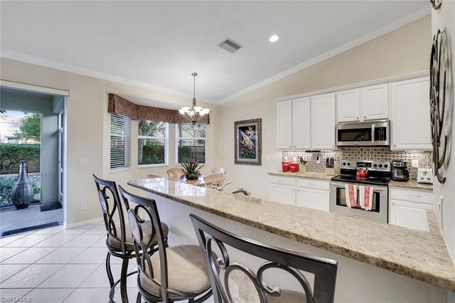 3815 Recreation LN, Naples, FL 34116