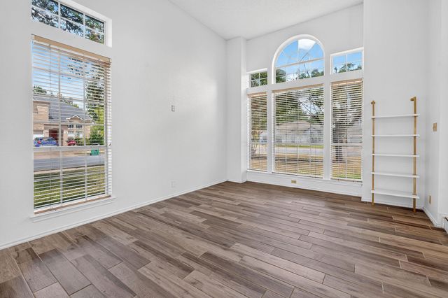 2721 Little Elm TRL, Cedar Park, TX 78613