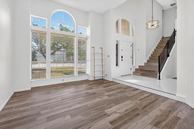 2721 Little Elm TRL, Cedar Park, TX 78613