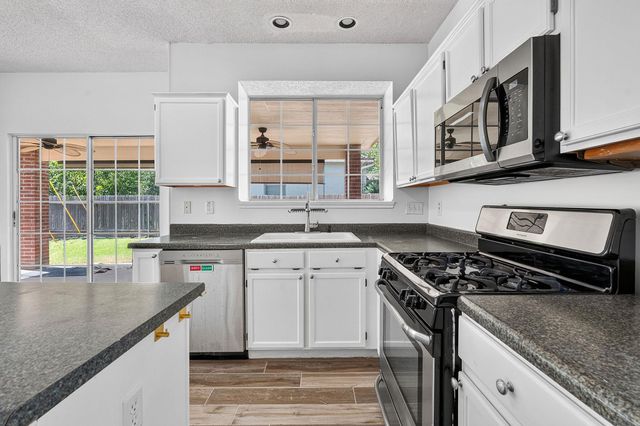 2721 Little Elm TRL, Cedar Park, TX 78613