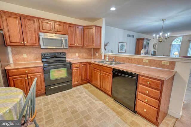 530 GAMMA DR, Wernersville, PA 19565