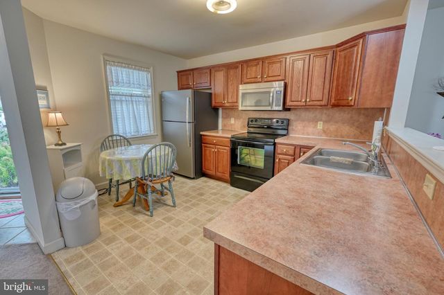 530 GAMMA DR, Wernersville, PA 19565